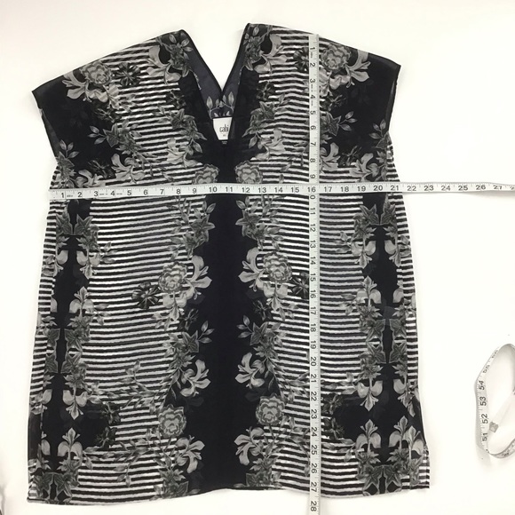 CAbi #5024 Yacht Top - Picture 9 of 10